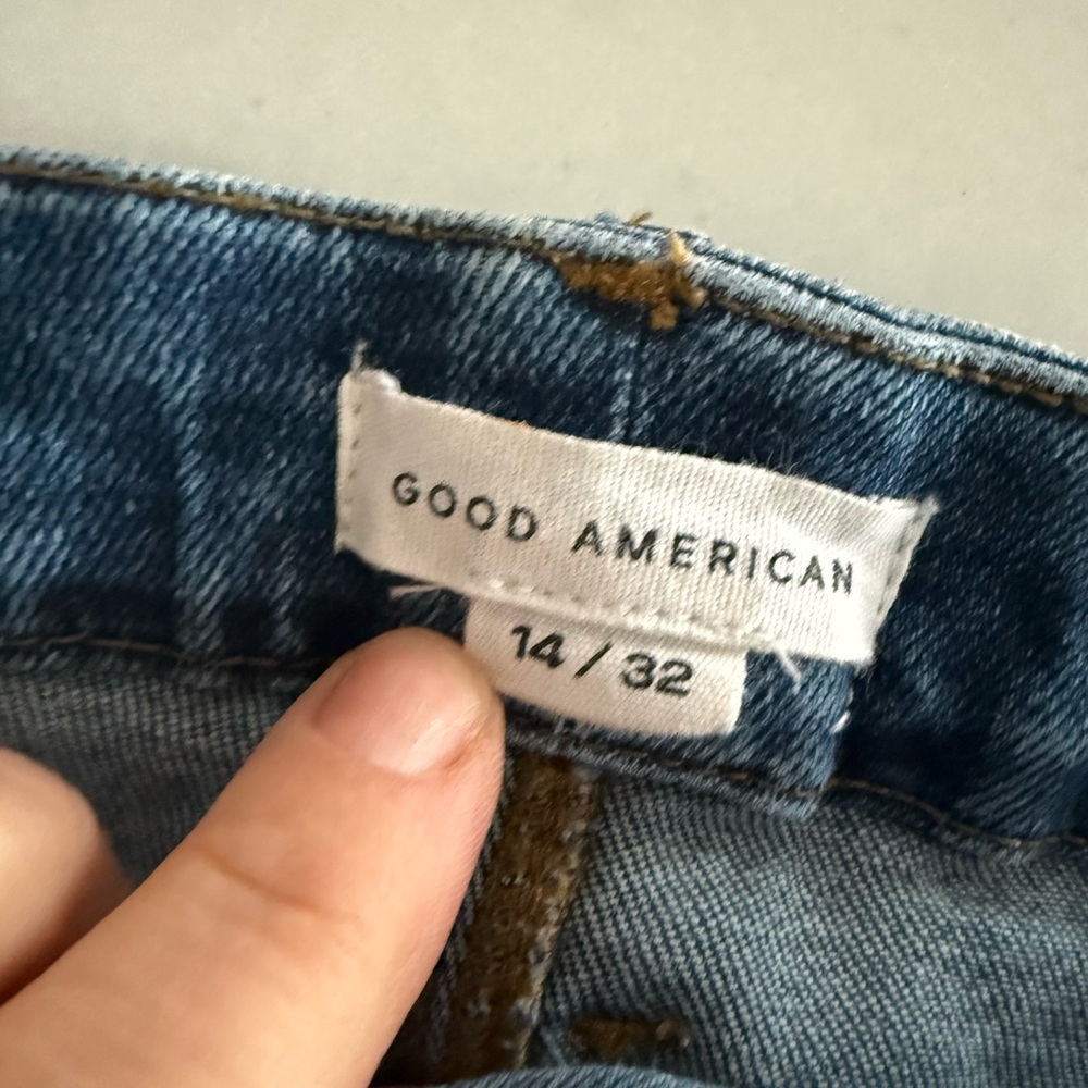 Good American Soft Tech Straight Leg Distressed Jeans - Picture 3 of 4
